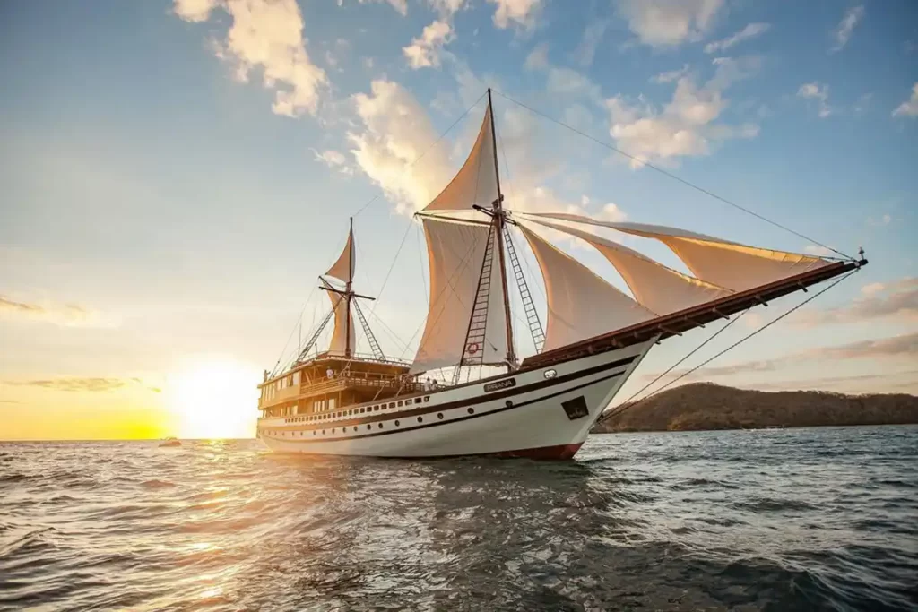 Liveaboard Construction Indonesia | Komodo & Raja Ampat Ready — Boat Construction Indonesia